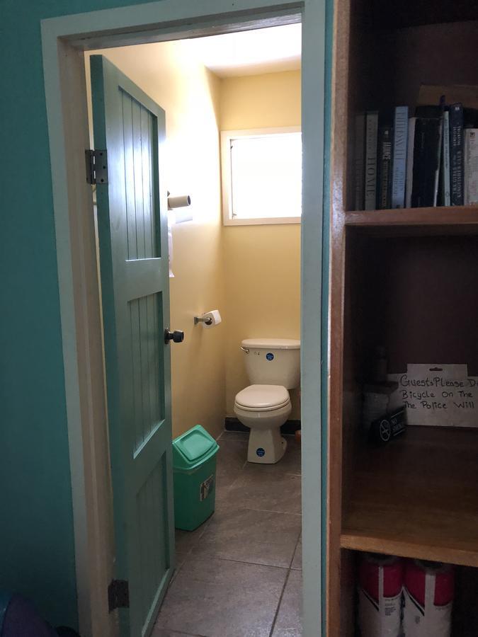Lydia'S Guesthouse Placencia 외부 사진