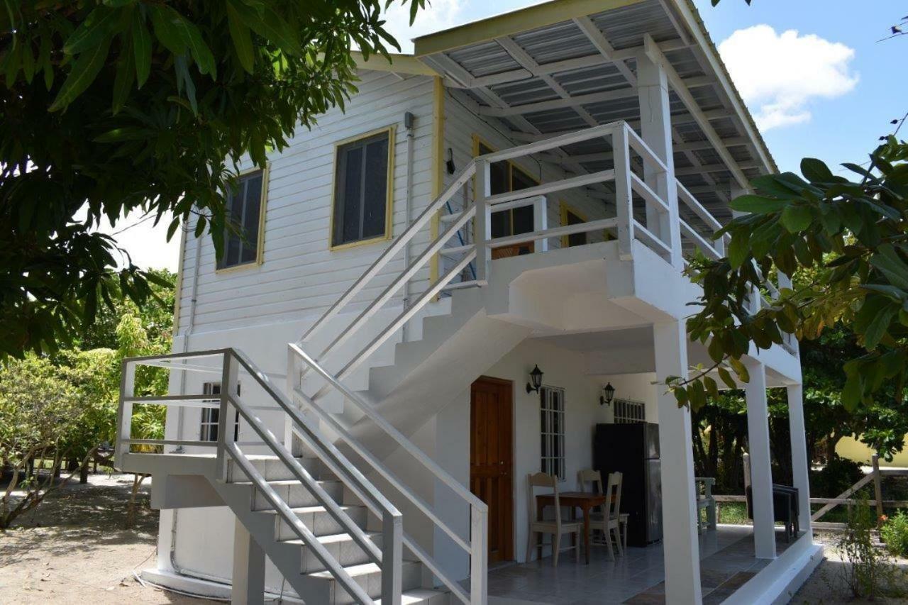 Lydia'S Guesthouse Placencia 외부 사진