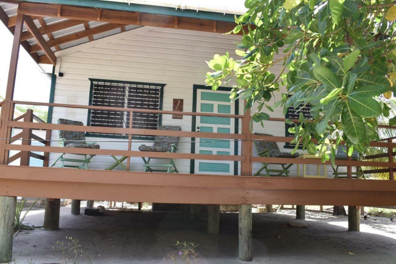 Lydia'S Guesthouse Placencia 외부 사진
