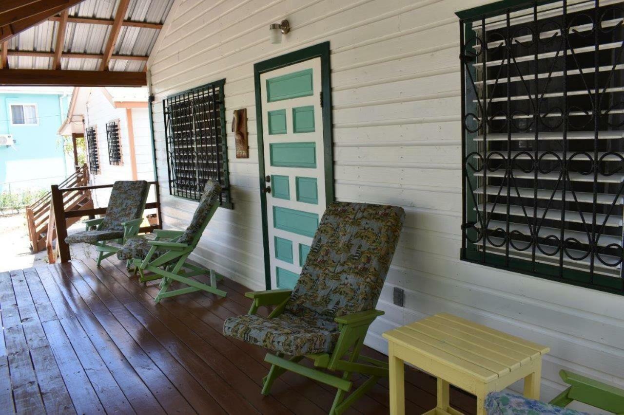Lydia'S Guesthouse Placencia 외부 사진